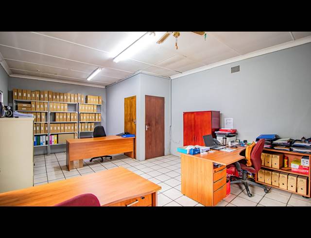 800M² BUILDING FOR SALE IN HERMANSTAD